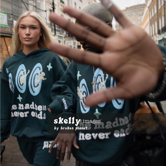 Broken Planet “The madness never ends” hoodie in size unisex XS - Picture 3 of 4